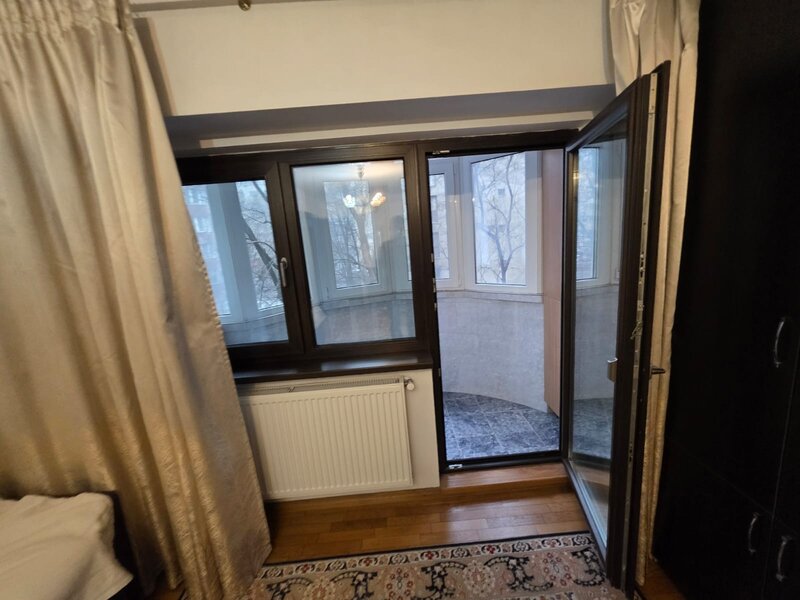 Militari, Virtutii, garsoniera lux, etaj 2/8